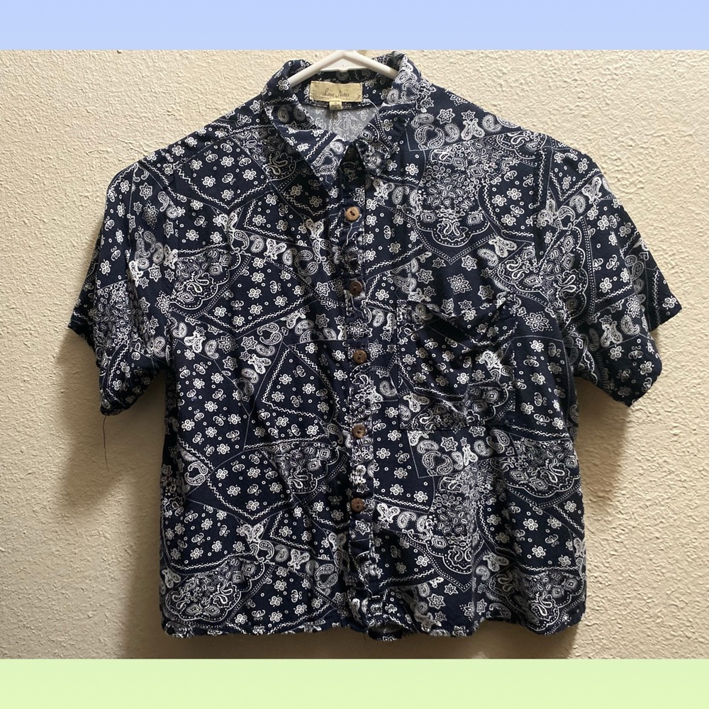 Bandana Design Women’s Short Sleeve Buttoned Crop Top